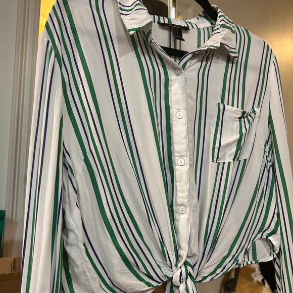 Forever 21 Striped Tie-Front Top Long Sleeve Button Down Shirt Medium 100% Rayon - Picture 4 of 8